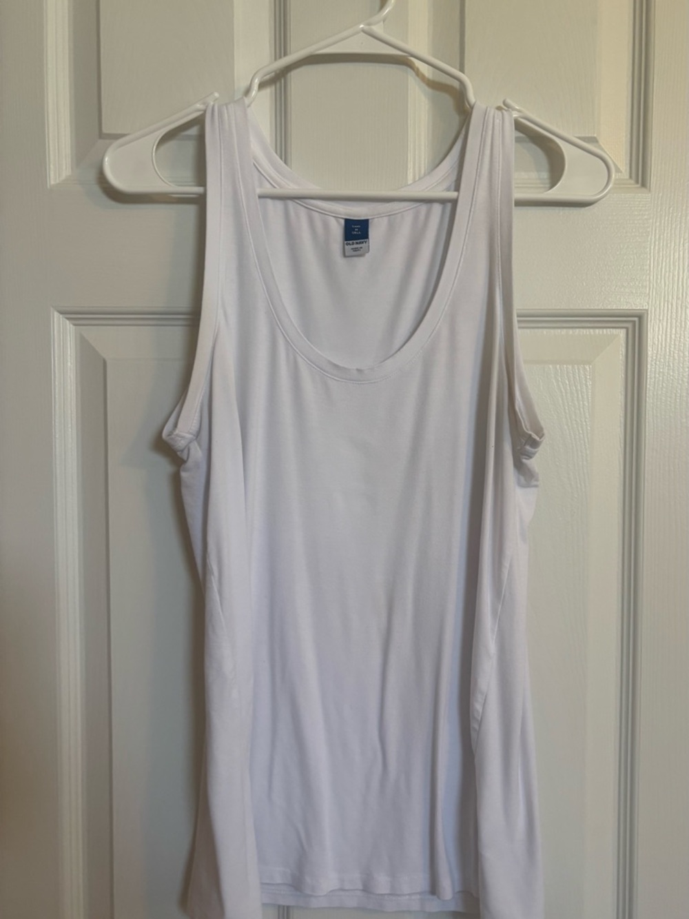 Old Navy Women's Tank Tops w/ Scoop Neck - Picture 2 of 6